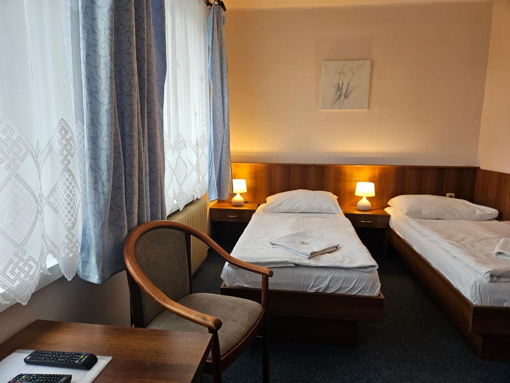 Hotel Trim Pardubice Dış mekan fotoğraf