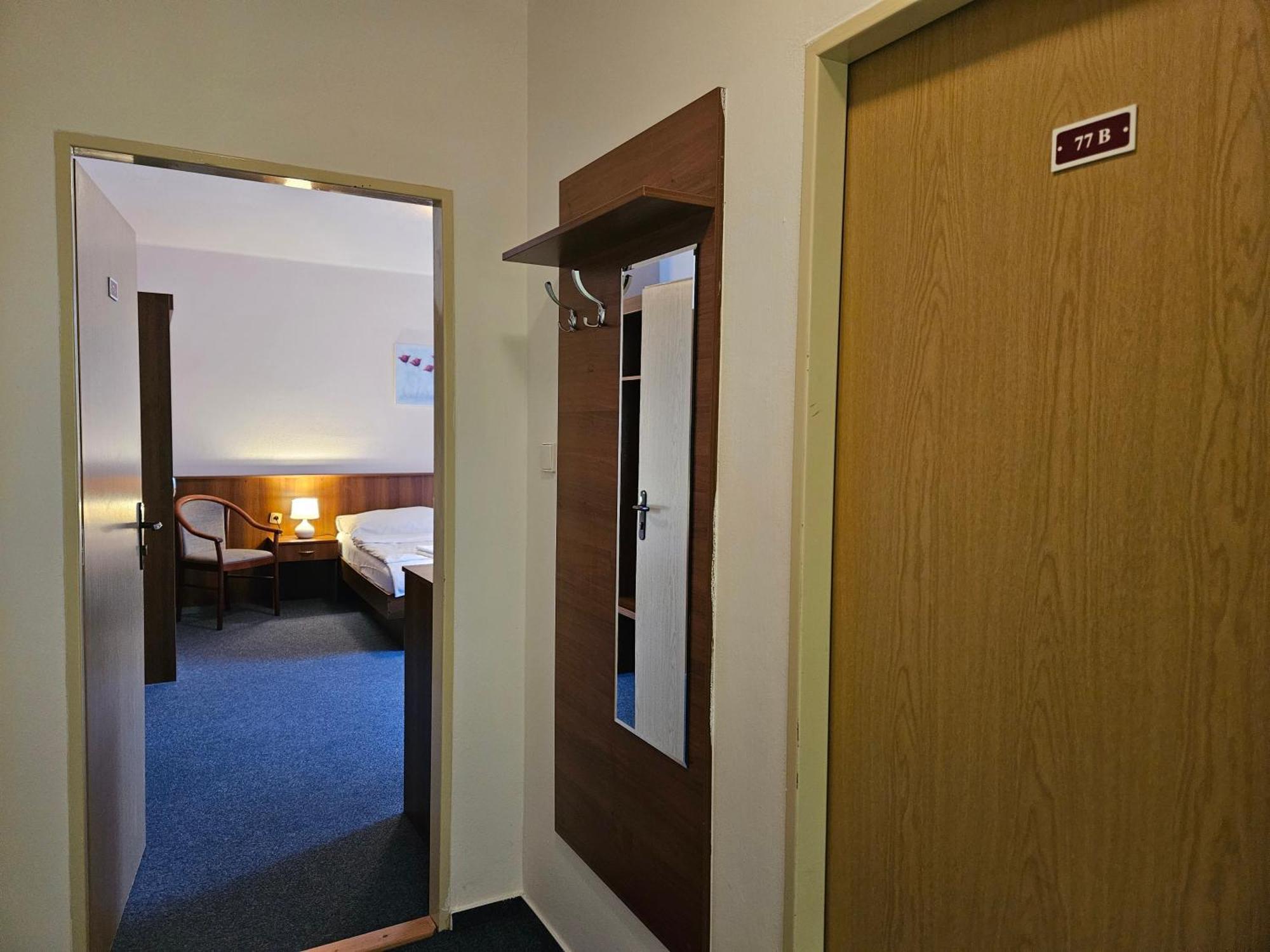 Hotel Trim Pardubice Dış mekan fotoğraf