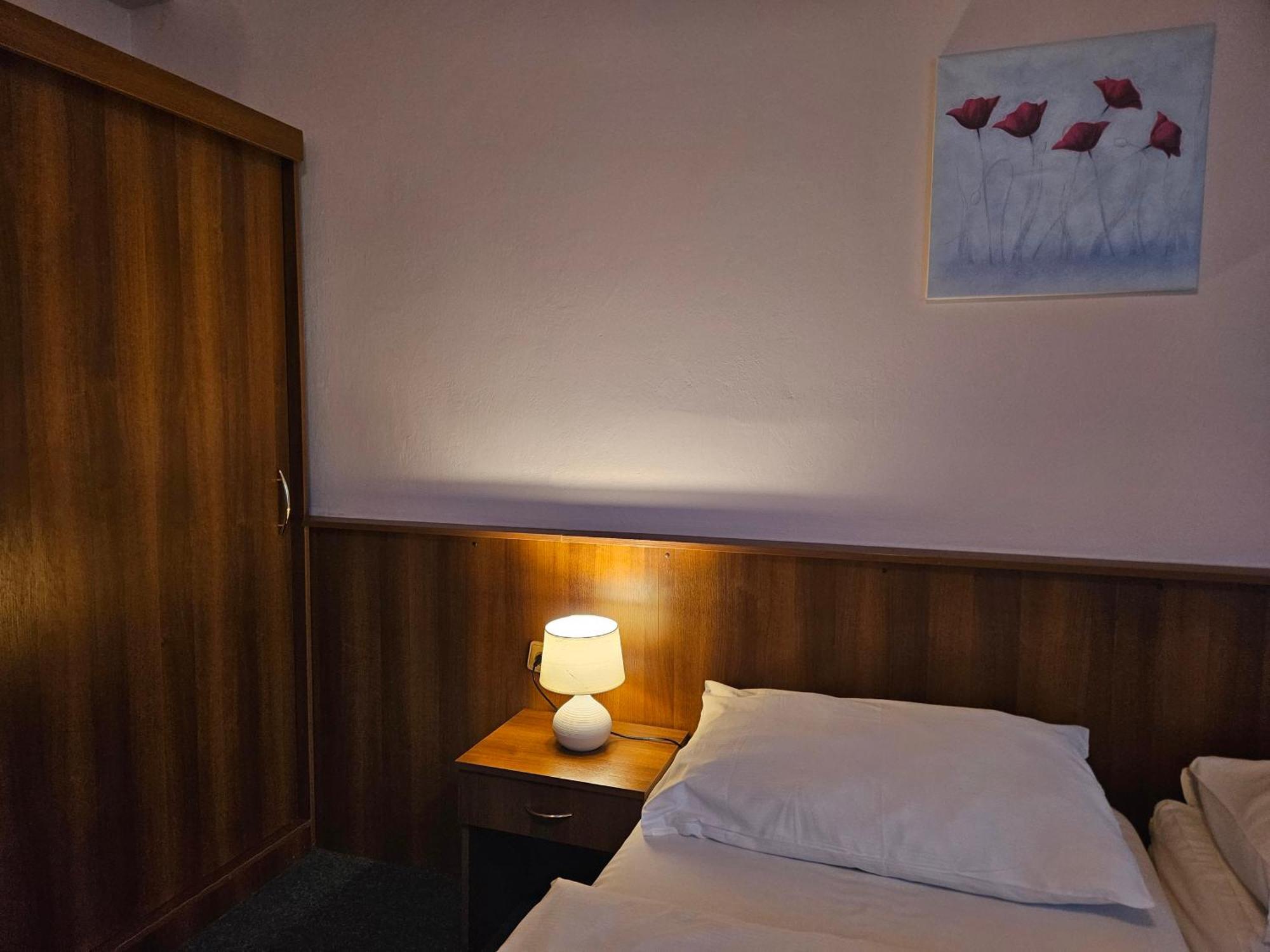 Hotel Trim Pardubice Dış mekan fotoğraf