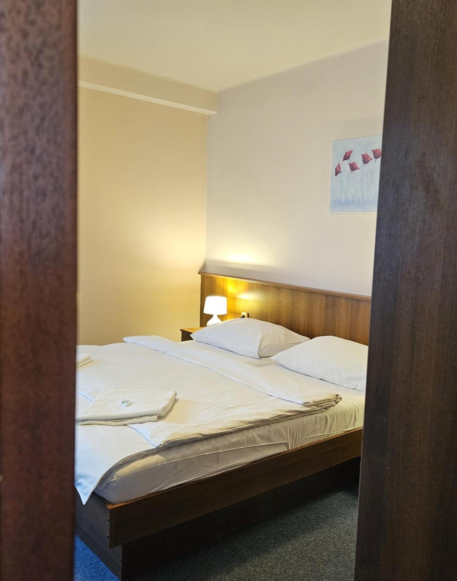 Hotel Trim Pardubice Dış mekan fotoğraf