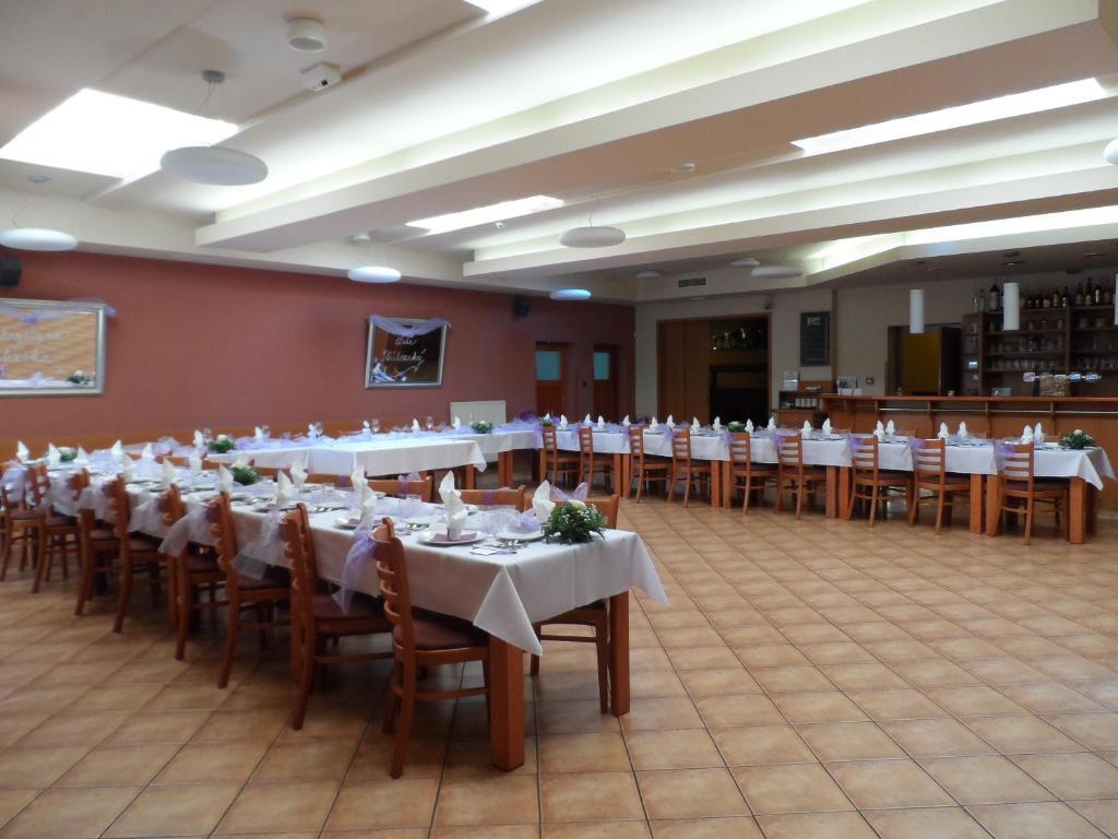 Hotel Trim Pardubice Dış mekan fotoğraf